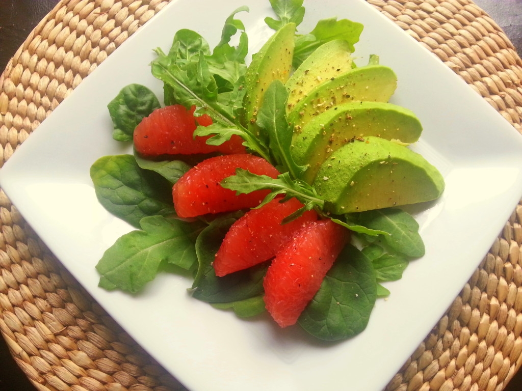 Ensalada de Aguacate con Toronja Rosada