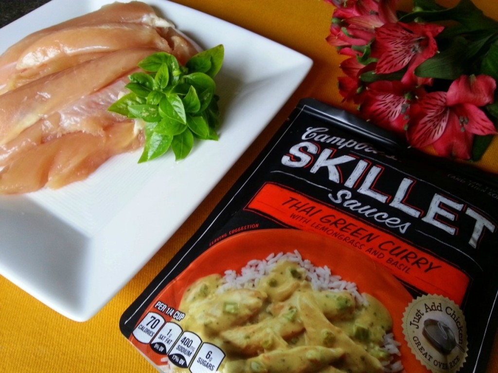 Thai Green Curry Chicken ingredients and Campbells Skillet sauces #dinnersauces