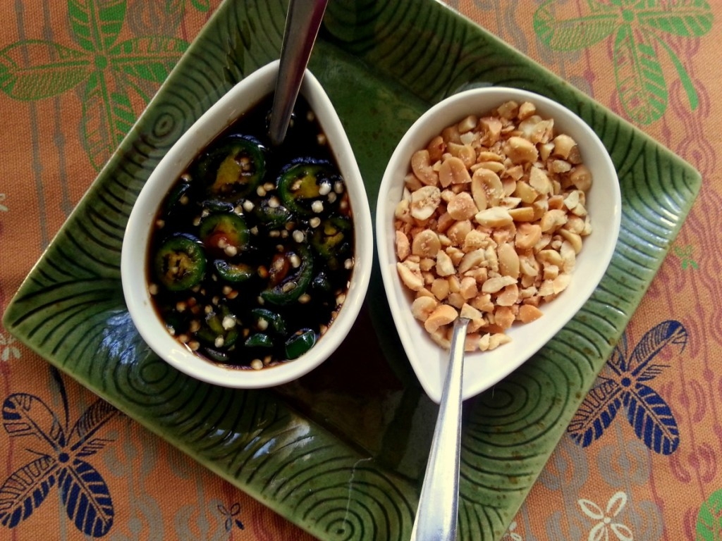Thai chile sauce and chopped peanuts to garnish Thai Green Curry Chicken