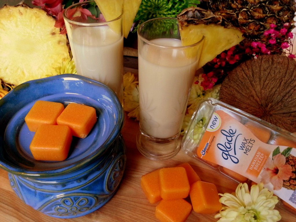 Piña Colada Smoothie inspired in the scent of the Glade® Hawaiian Breeze wax melt  #MeltsBestFeelings #shop