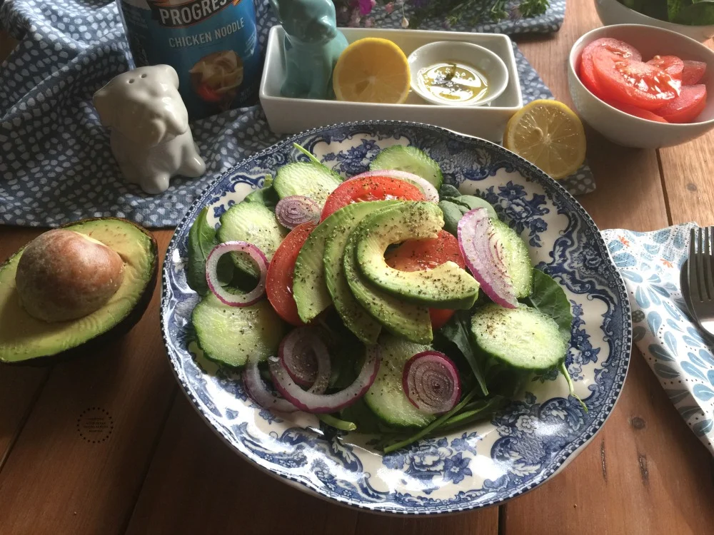 https://www.adrianasbestrecipes.com/wp-content/uploads/2017/01/Spinach-Avocado-Tomato-Salad-and-Soup.jpg.webp