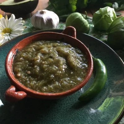 Salsa Verde de Tomatillo Asado