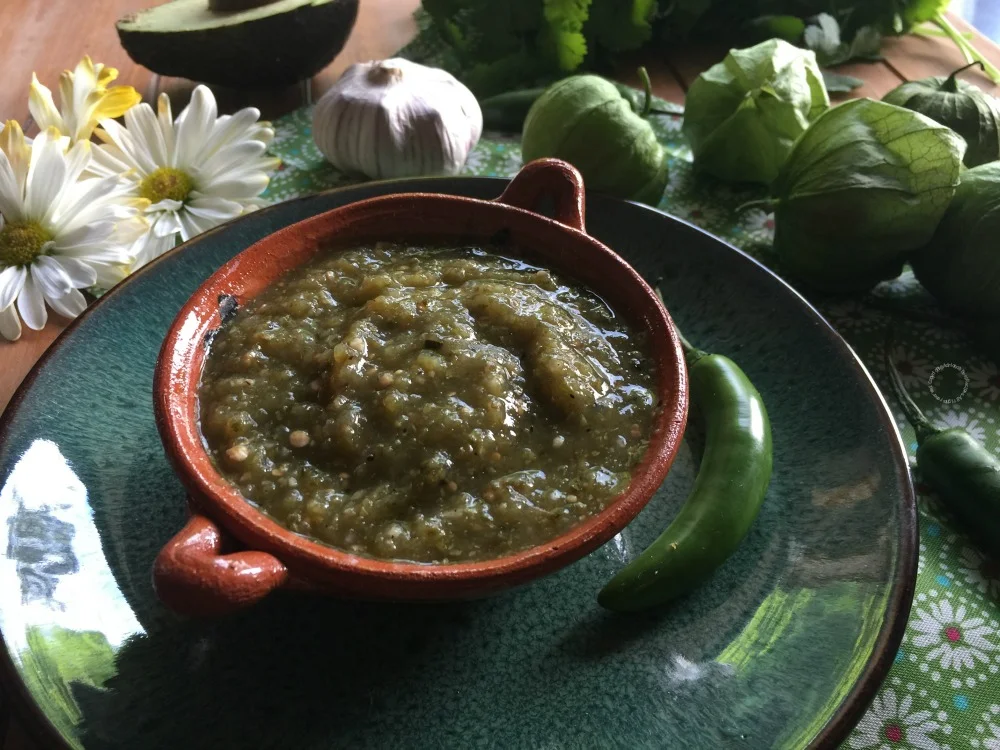 Salsa Verde de Tomatillo Asado - Adriana's Best Recipes