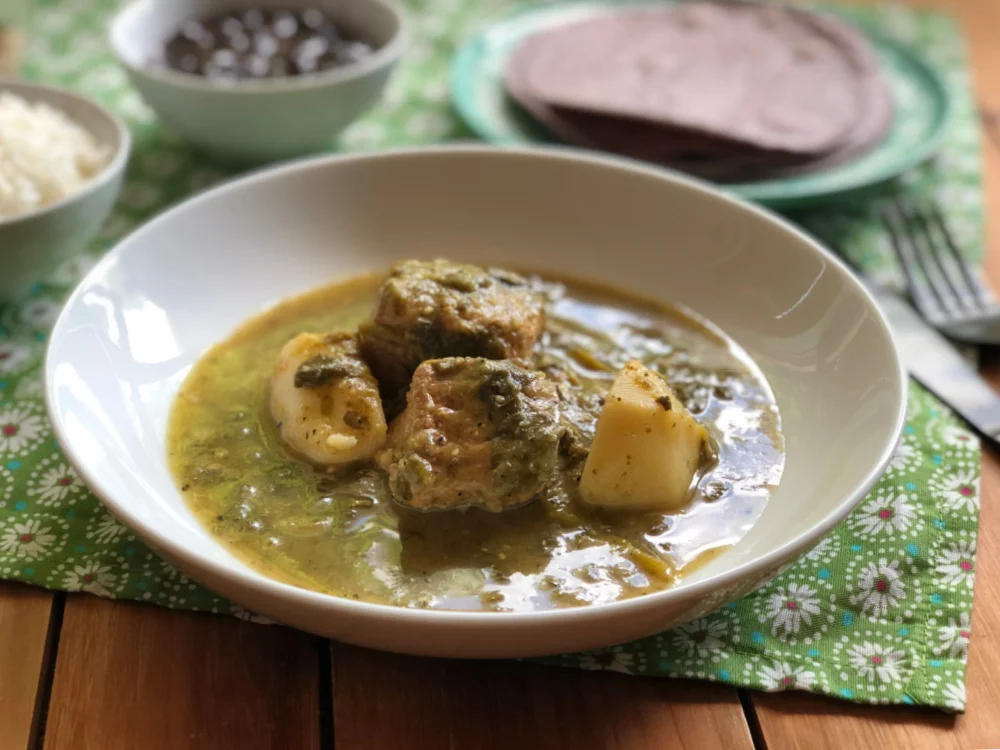 https://www.adrianasbestrecipes.com/wp-content/uploads/2020/08/Purslane-Pork-in-Tomatillo-Sauce.jpg.webp